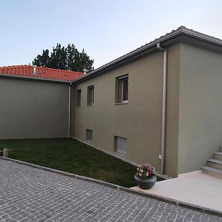Barrio Apartments Амарес Екстериор снимка